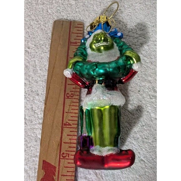 2004 Brass Key Grinch w/ Wreath Glass Ornament How Grinch Stole Christmas - Picture 7 of 7